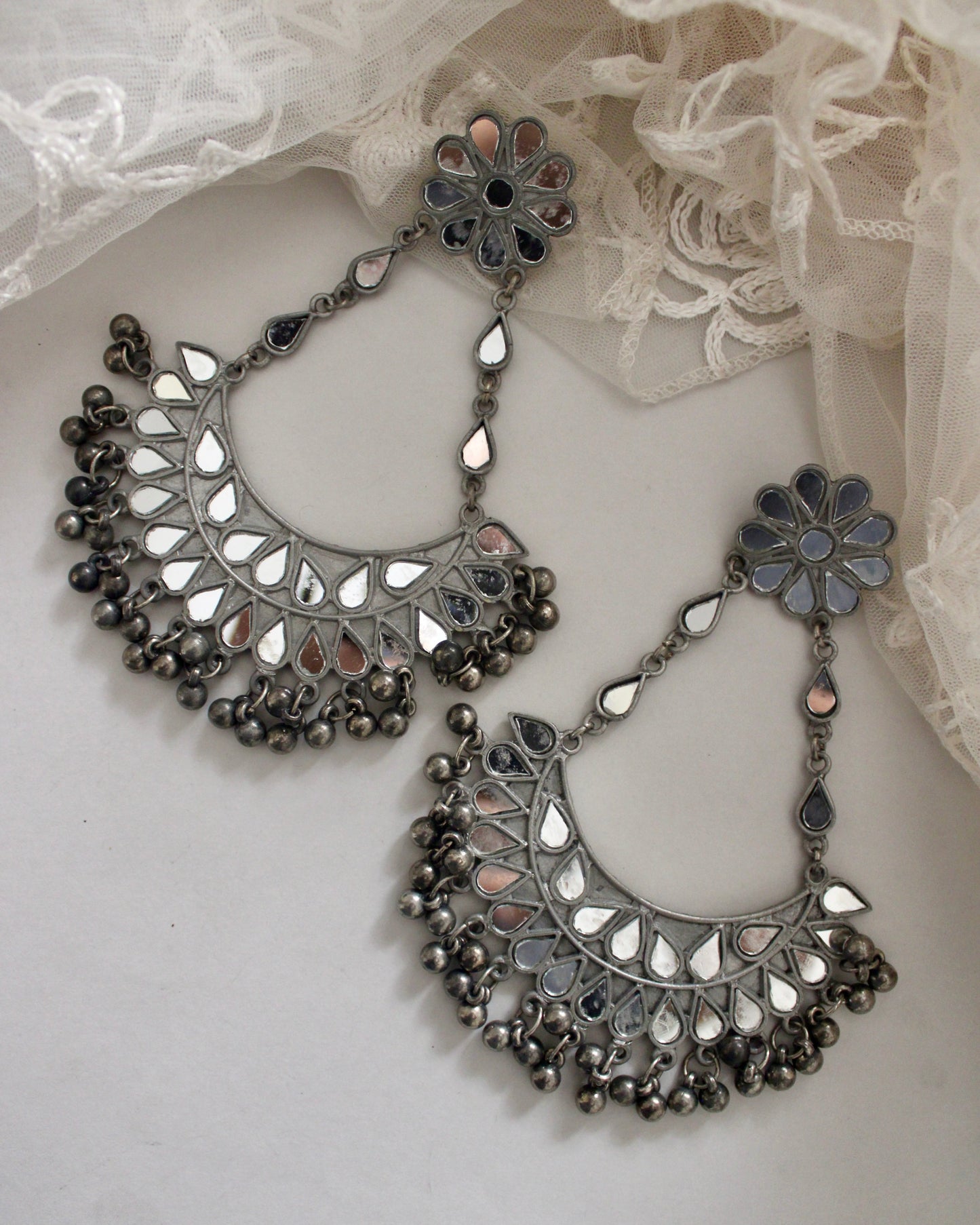 Nusrat Mirror Chaandbaali