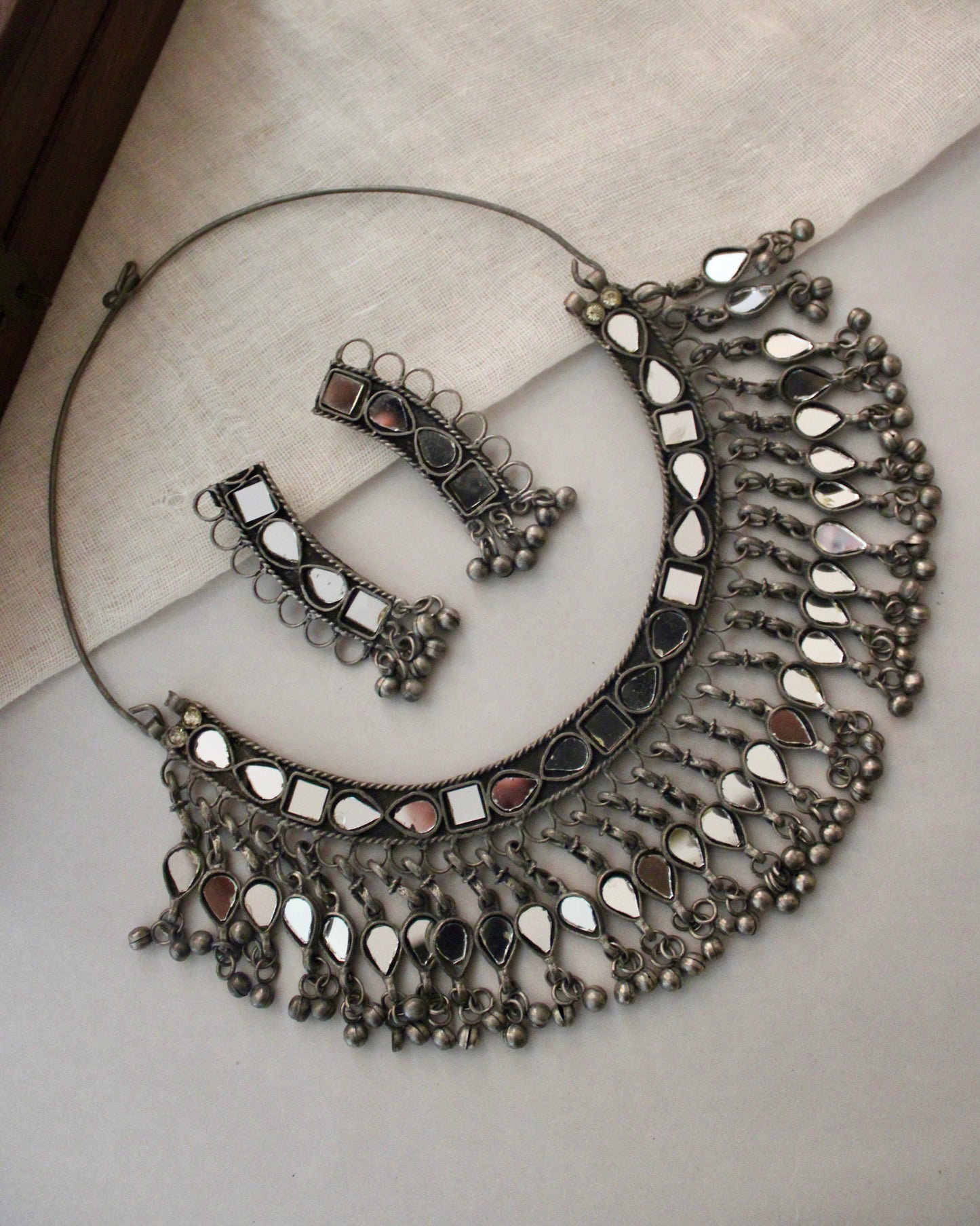 Jhankar Hasli Necklace