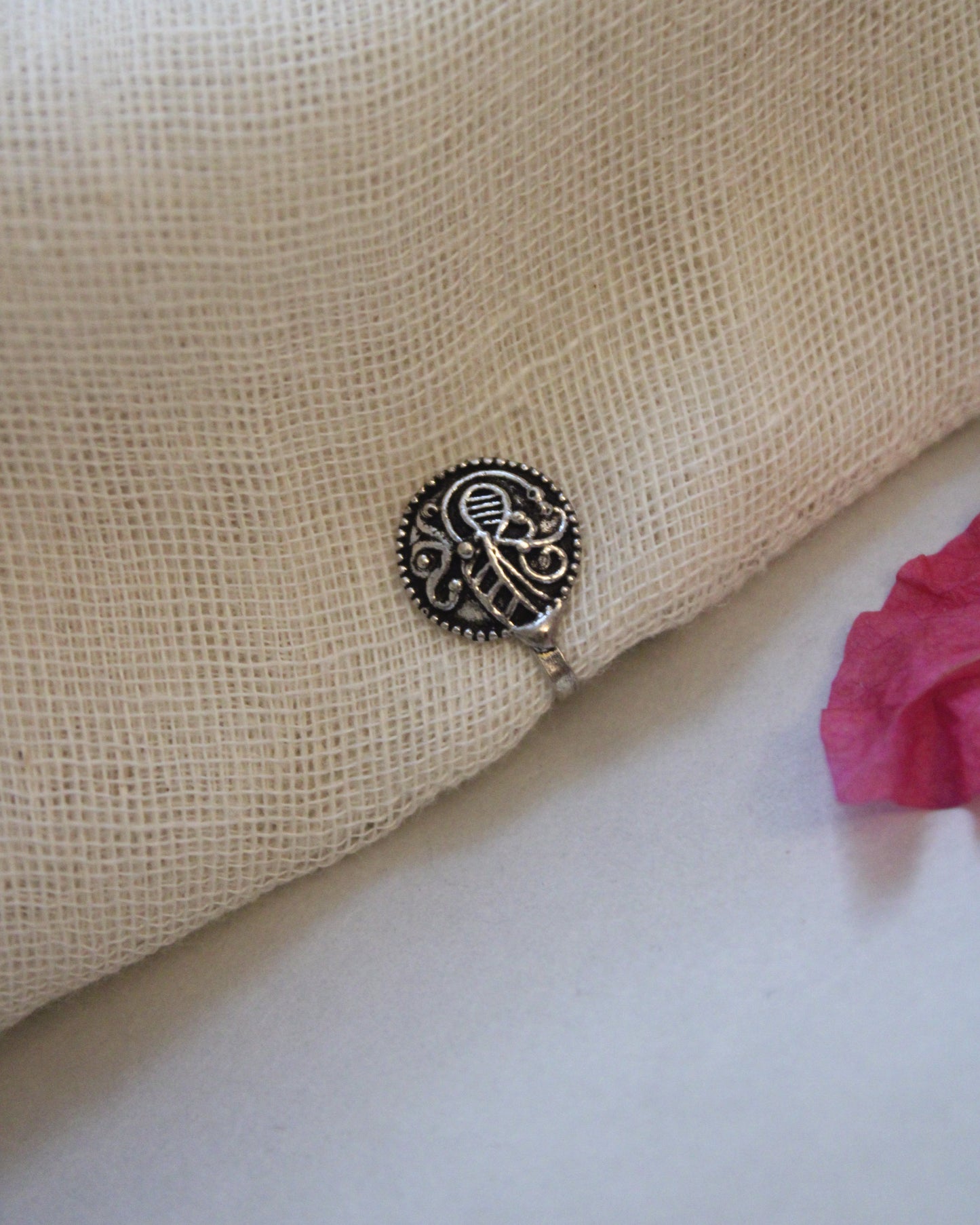 Saumya Nose Pin