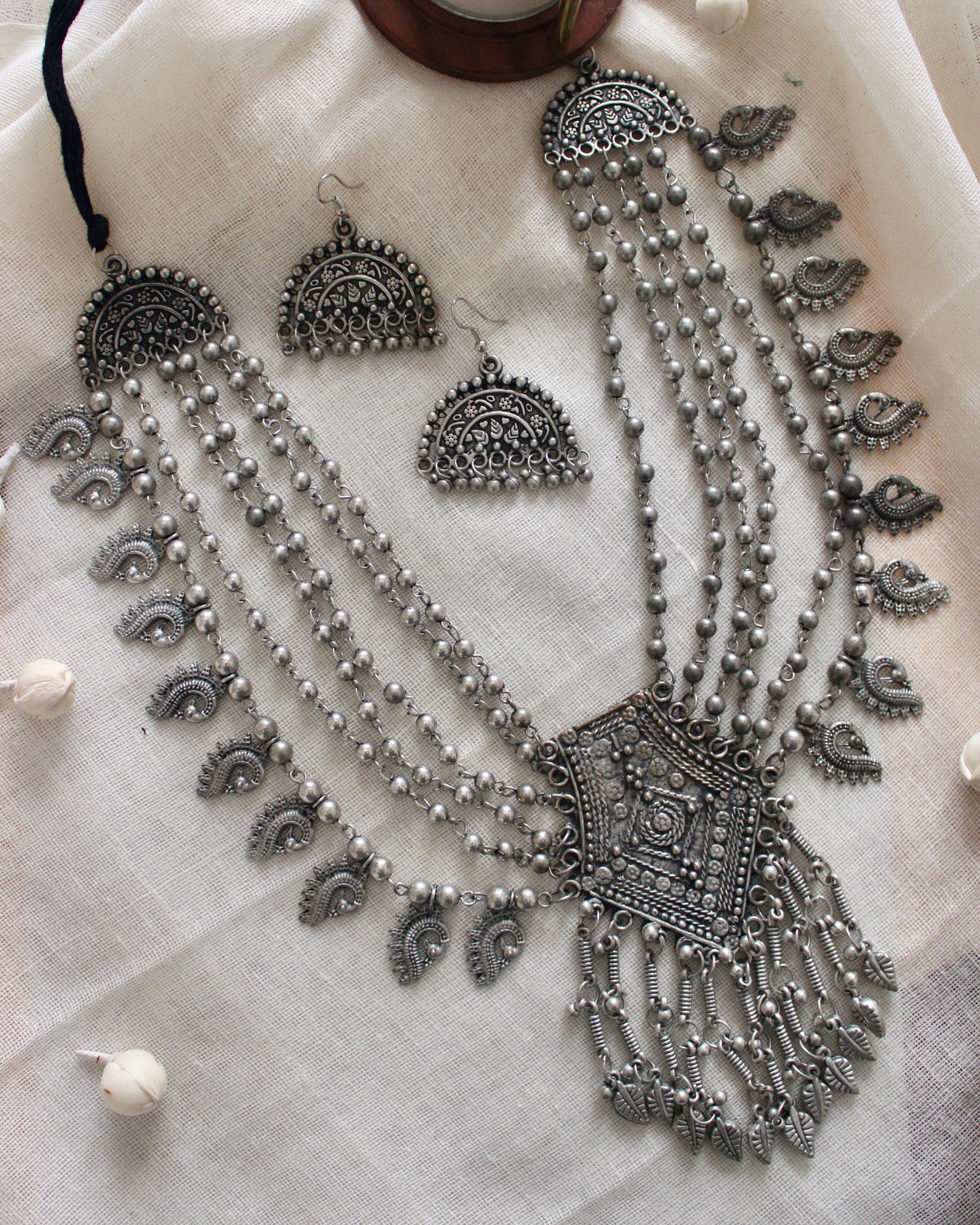 Necklaces and Chokers