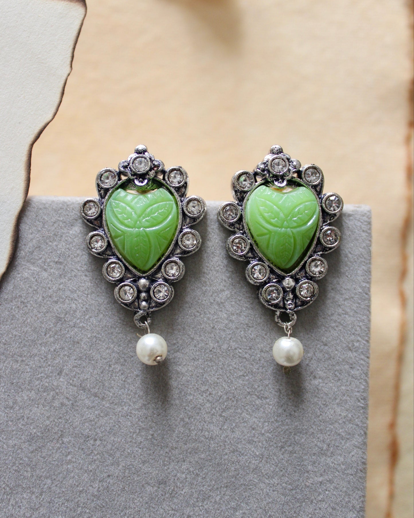 Ojas Studs