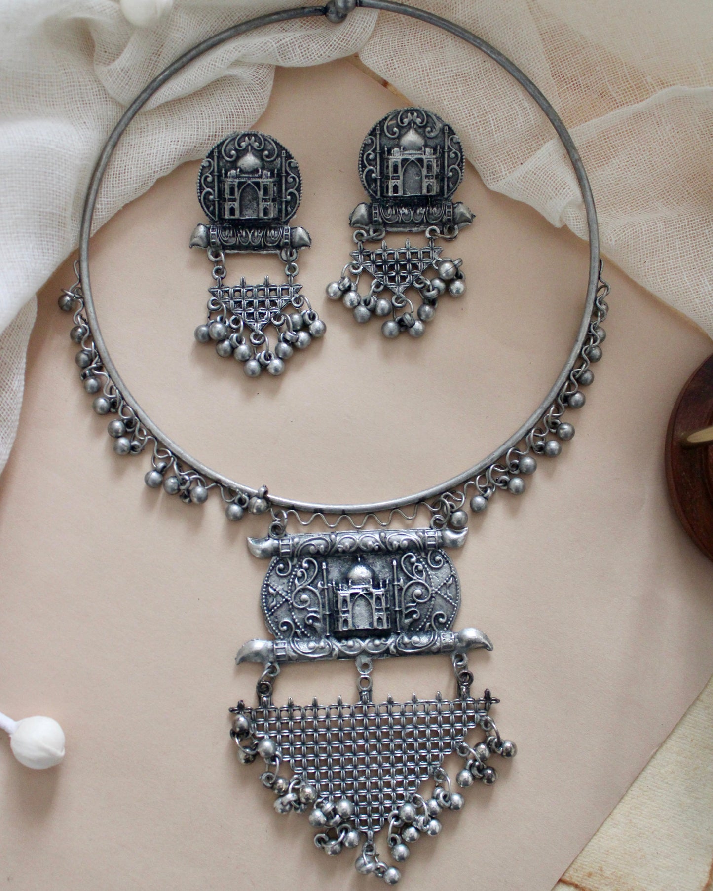 Taj Hasli Necklace