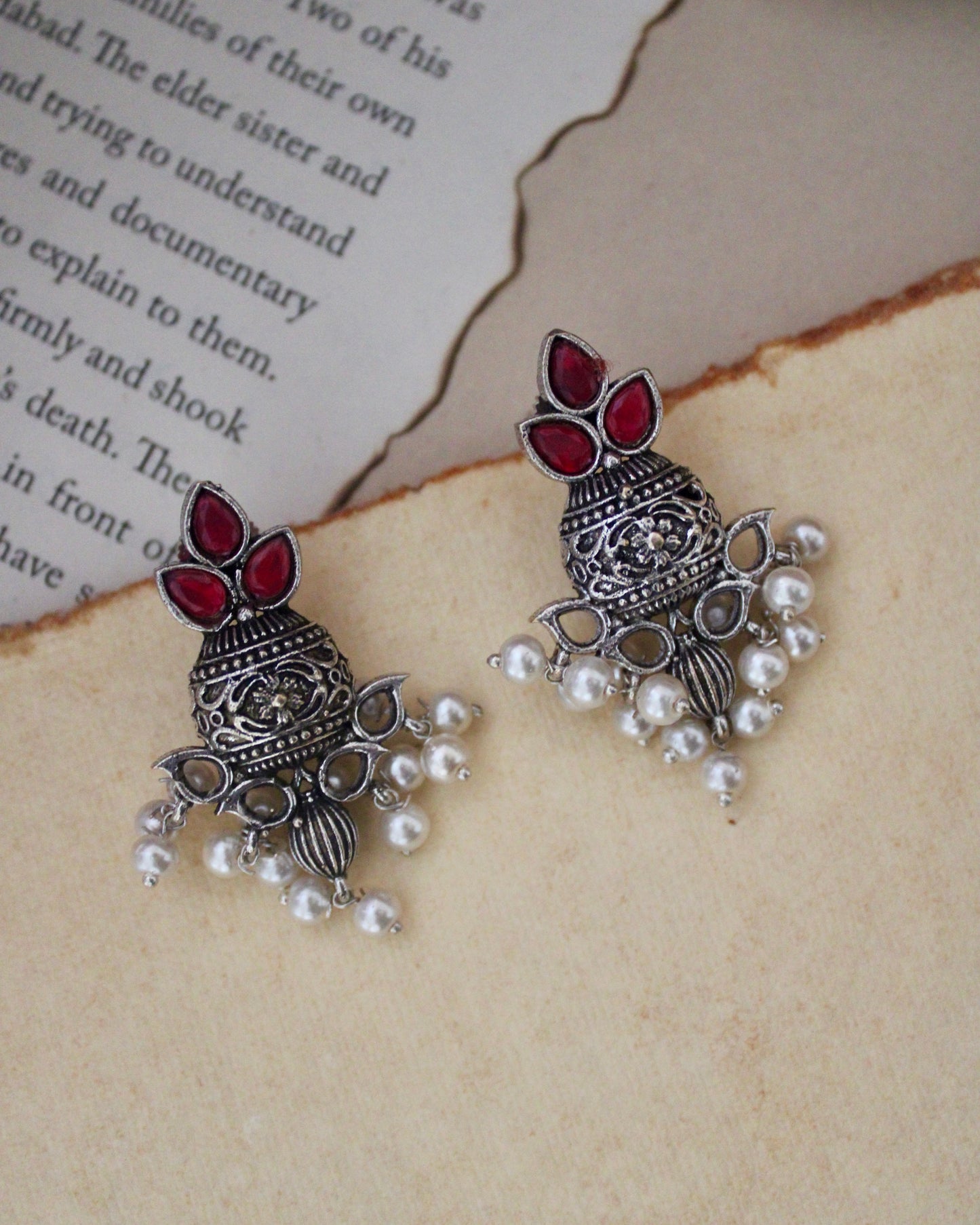 Aranshi Kalash Studs