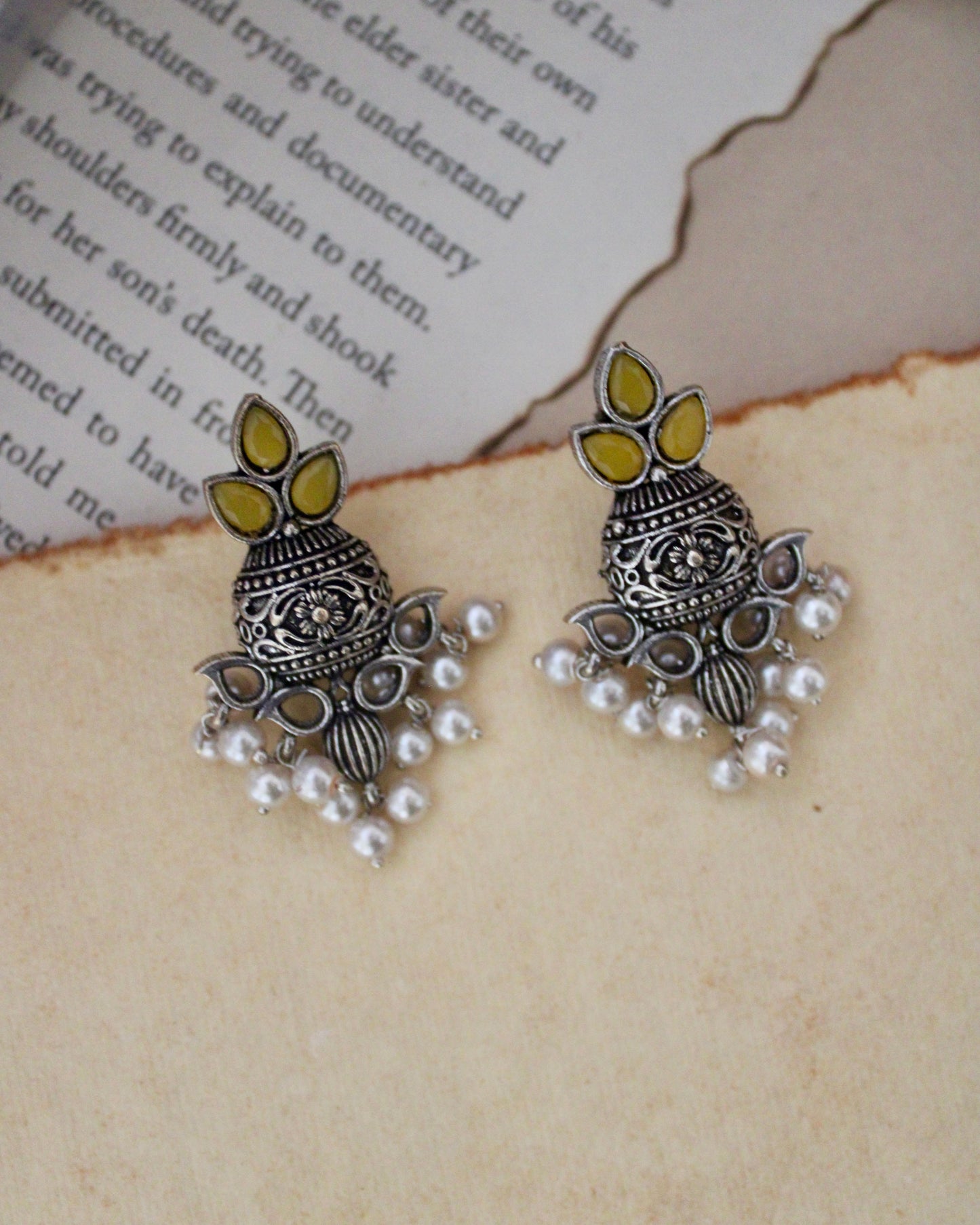 Aranshi Kalash Studs