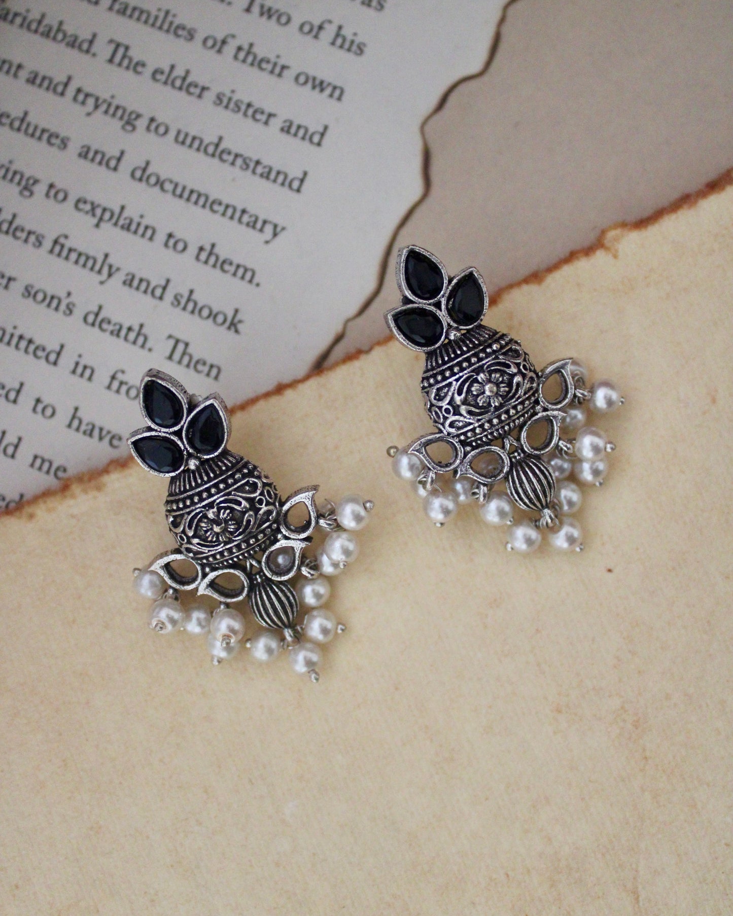 Aranshi Kalash Studs