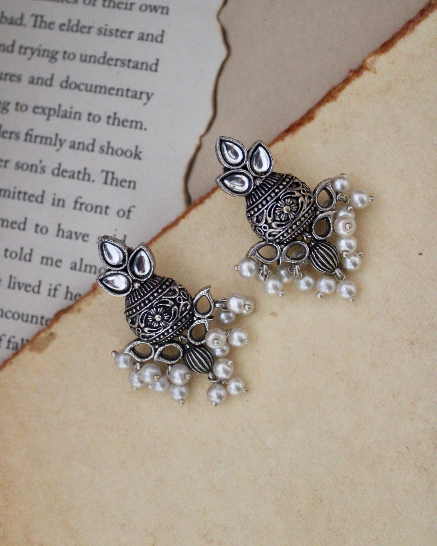 Aranshi Kalash Studs