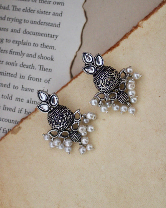 Aranshi Kalash Studs