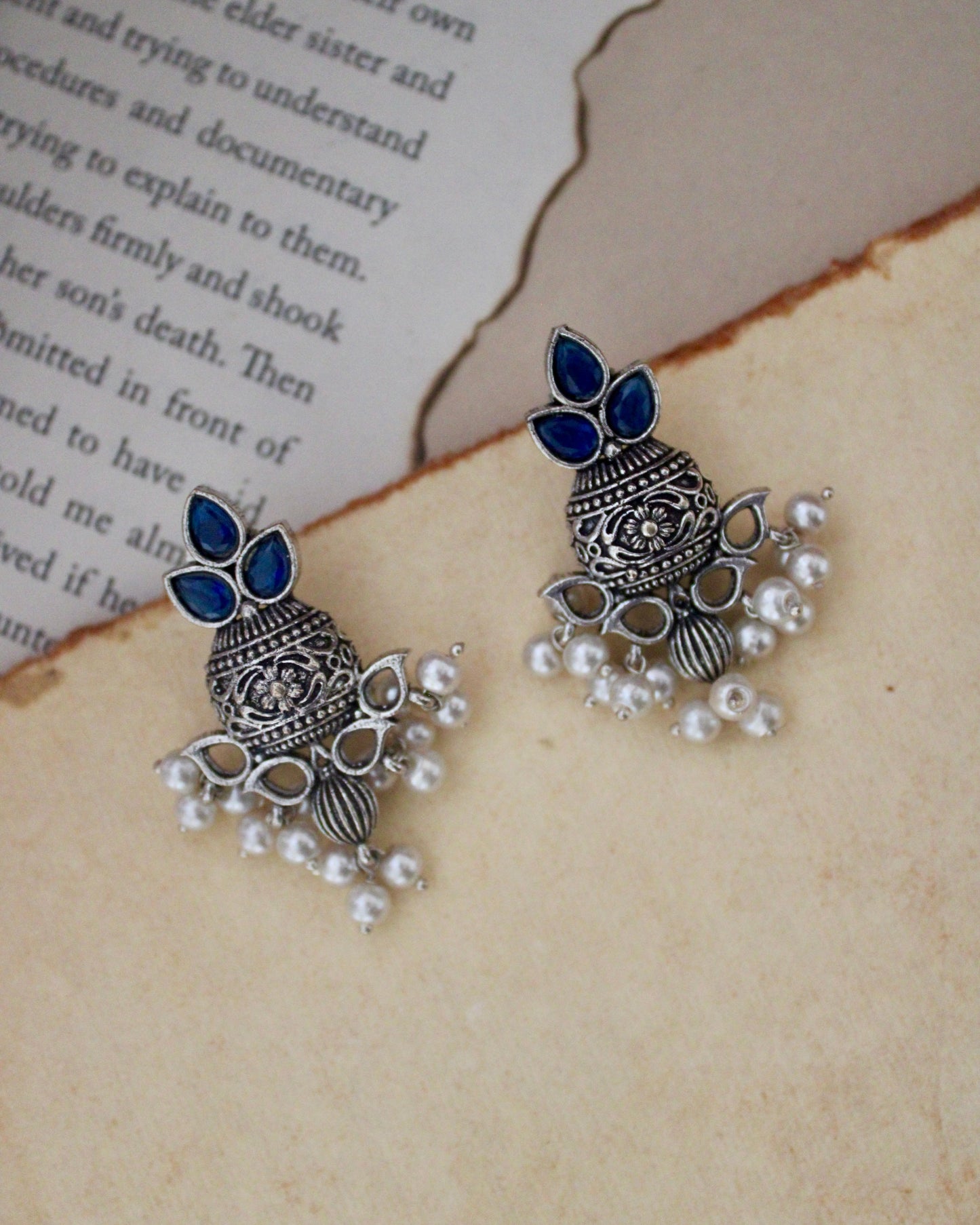 Aranshi Kalash Studs