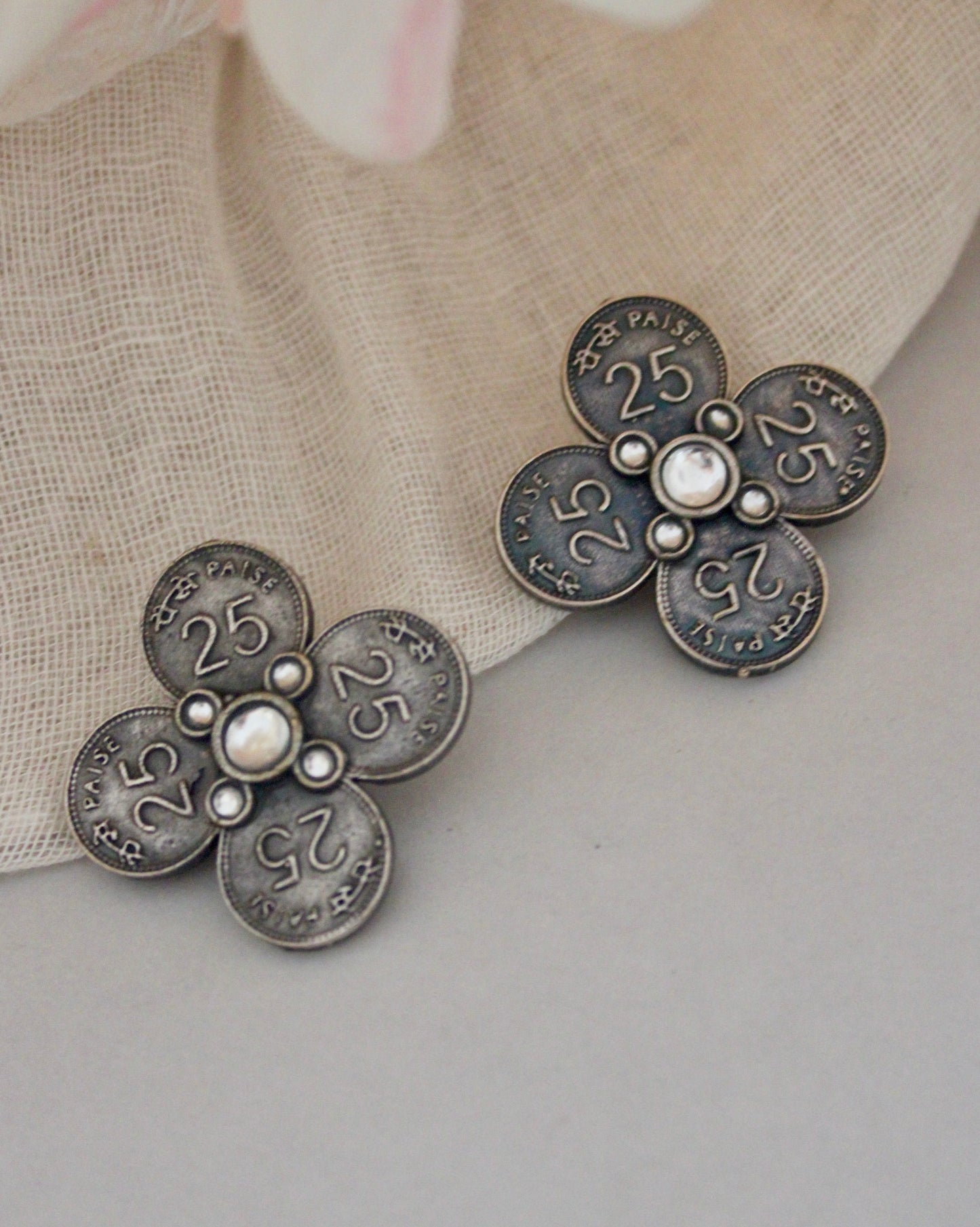 25 Paisa Brass Studs