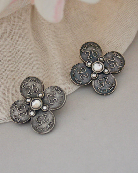 25 Paisa Brass Studs