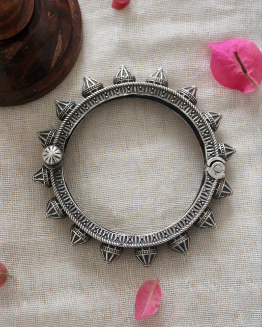 Aaroh Brass Kada