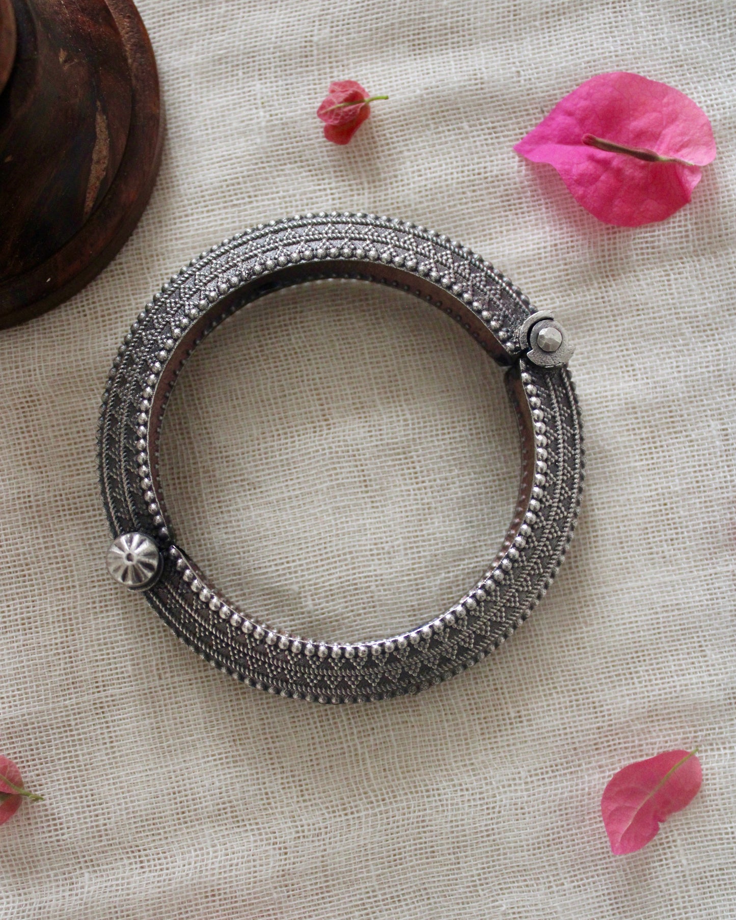 Vaidehi Brass Kada