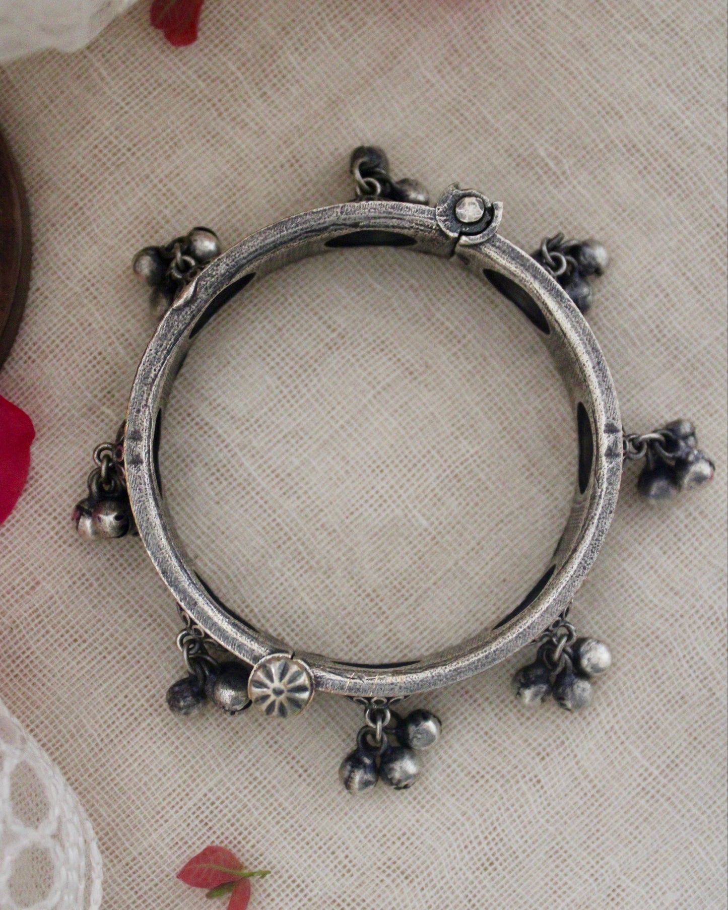 Aavya Brass Kada