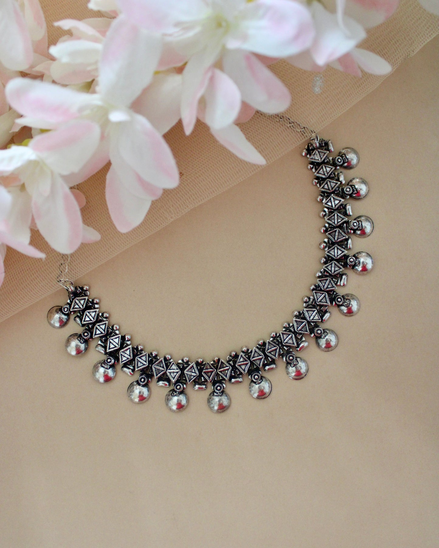 Demira Choker