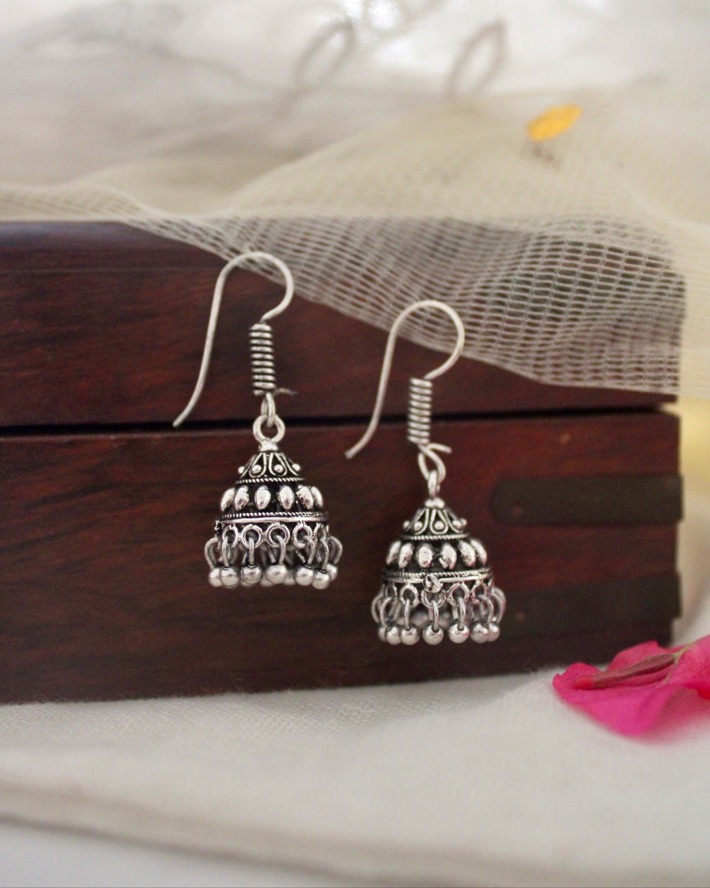 Varnika Jhumka