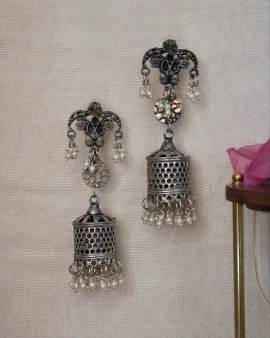Nushka Jhumka